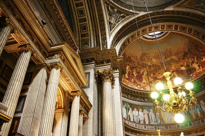 Fresco de Ziegler 'Historia del Cristianismo' en la semicúpula del ábside de la Madeleine
