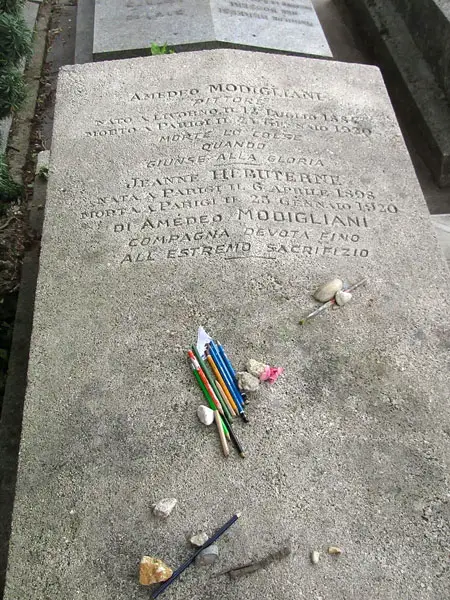 Tumba de Amedeo Modigliani y Jeanne Hébuterne juntos en el cementerio Père-Lachaise