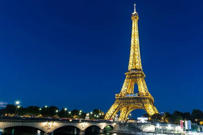 Entradas y tickets para visitar la Torre Eiffel en París